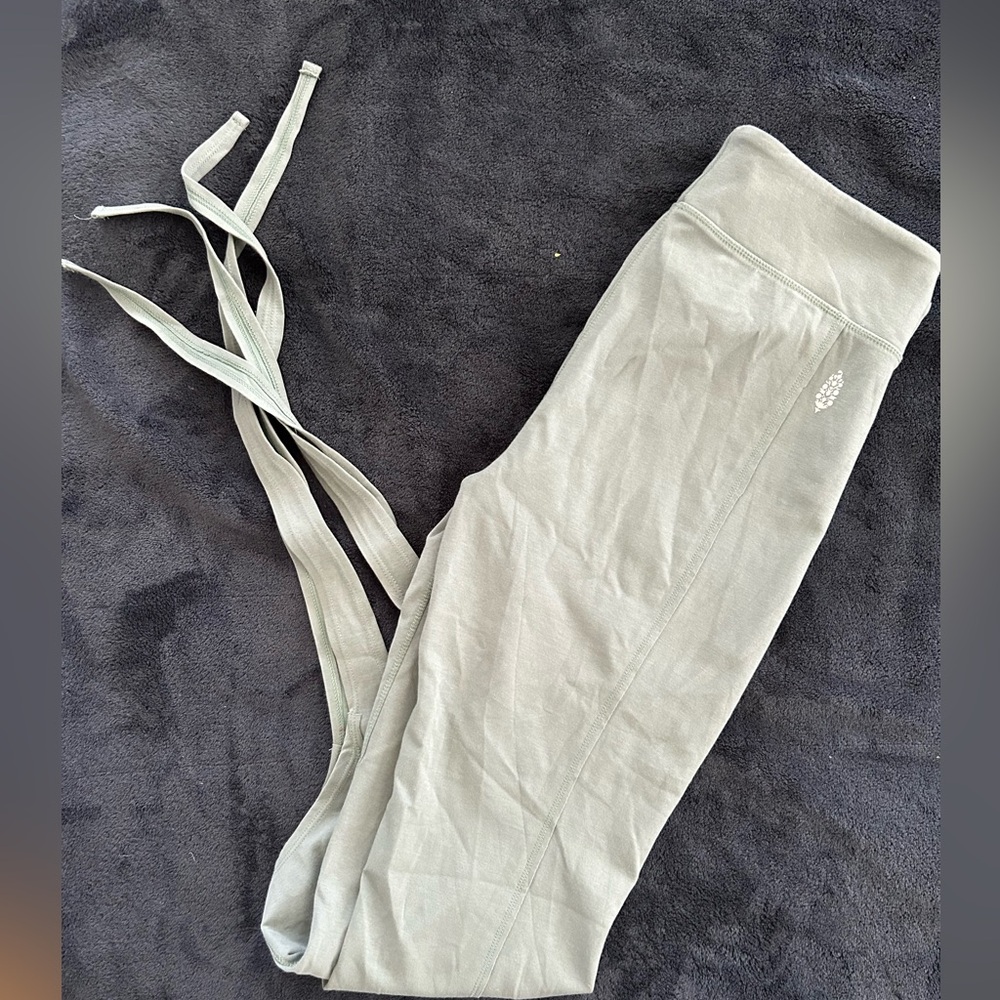 Free people movement leggings - Picture 4 of 8